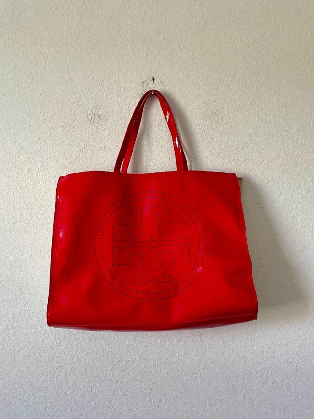 Tory Burch Ella Red Patent Leather Canvas Monogram Large Bag Tote Gold - Picture 2 of 16